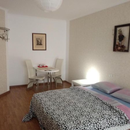 Apartment On Akademika Sakharova Ivano-Frankivszk Kültér fotó